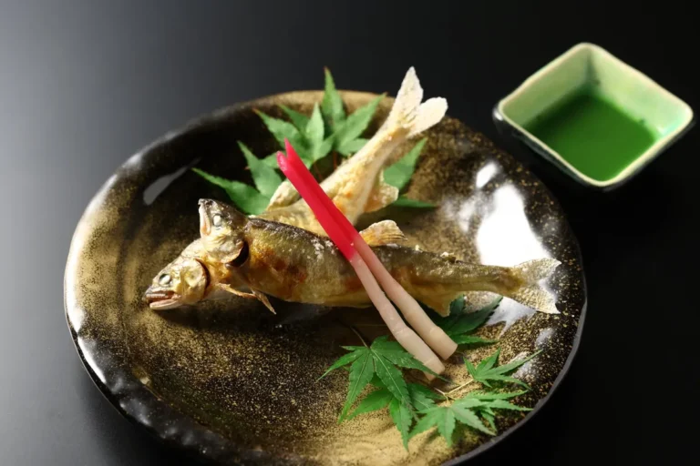 奥湯河原温泉 山翠楼で夏の味覚「鮎の塩焼き」を堪能。5月31日までの予約でお得な早期優待プランが登場
